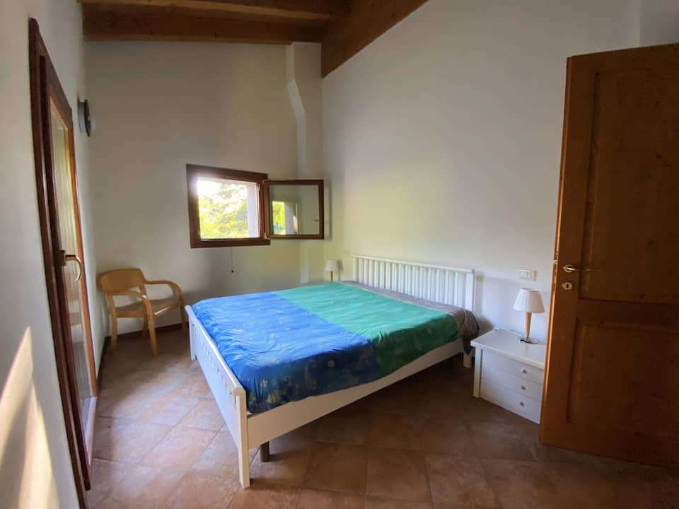 Double bedroom overlooking the woods